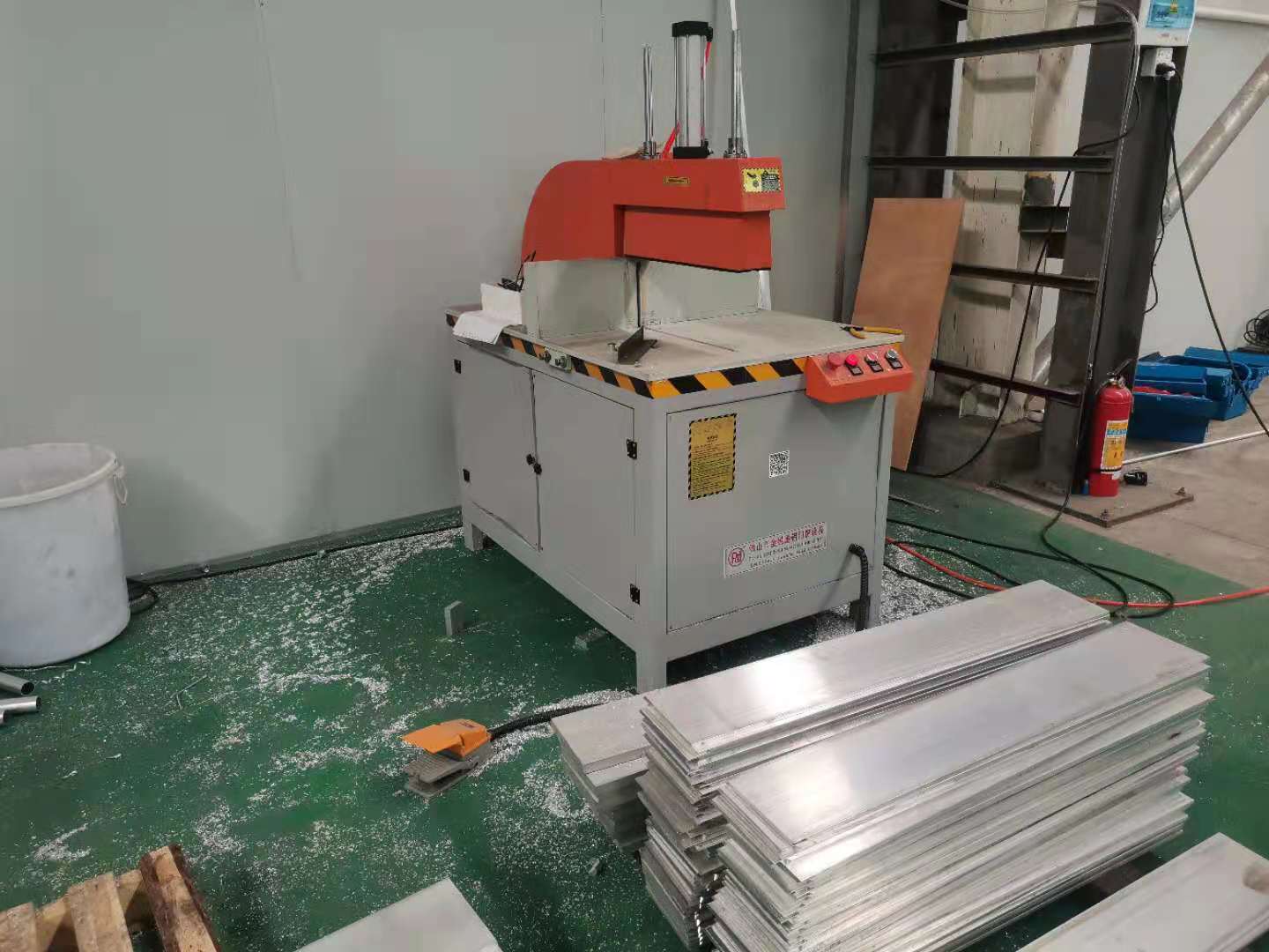 氣動半自動鋁切機(jī)